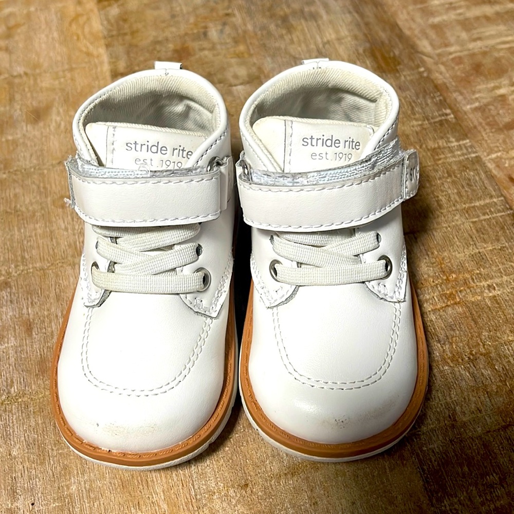 Stride Rite Walkers worn twice size 4m